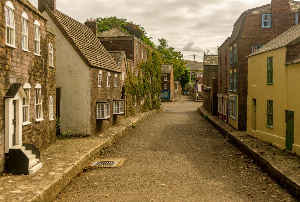 'Model Town' by Terry Waldron of Spire & Waldon u3as